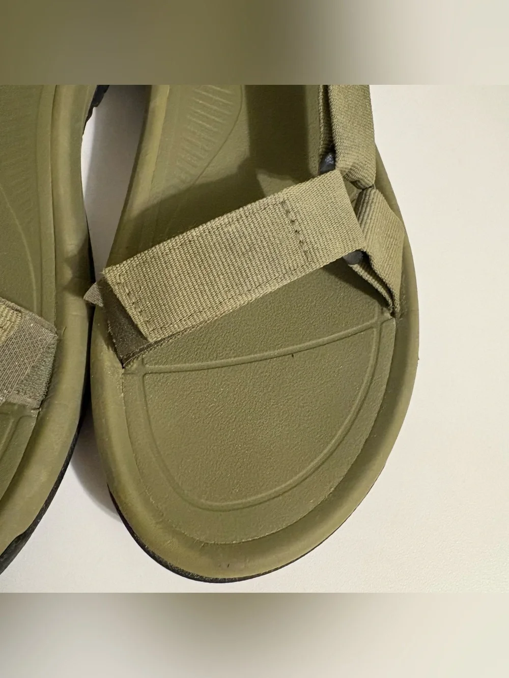 Teva Hurricane XLT2 Olive Green Hook-and-Loop Strapped Men's Sandals Like New